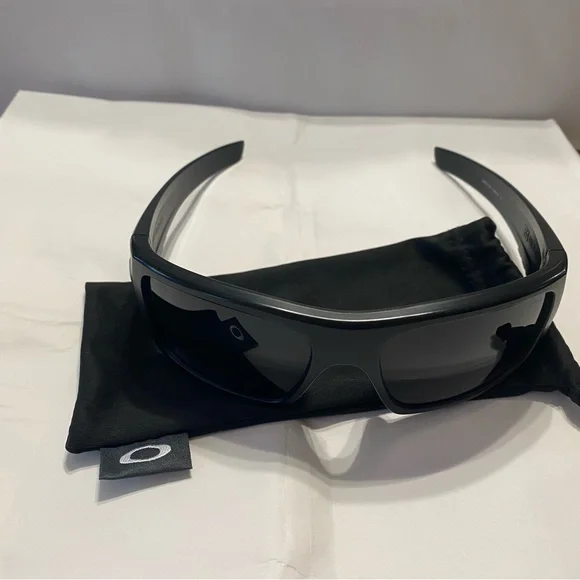 Oakley Det Cord safety rated sunglasses - Picture 2 of 7